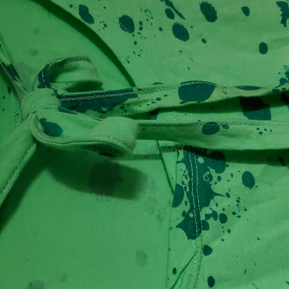 3/$30 Sleeveless "Paint Splatter" TShirt - Picture 3 of 4